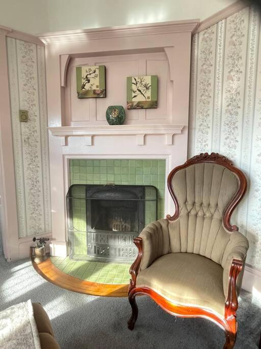 Parlor Suite In Heritage Manor, Fairfield, Near Dt Виктория Экстерьер фото